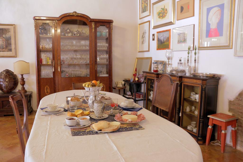 Palazzo San Florido Bed & Breakfast Citta di Castello Luaran gambar